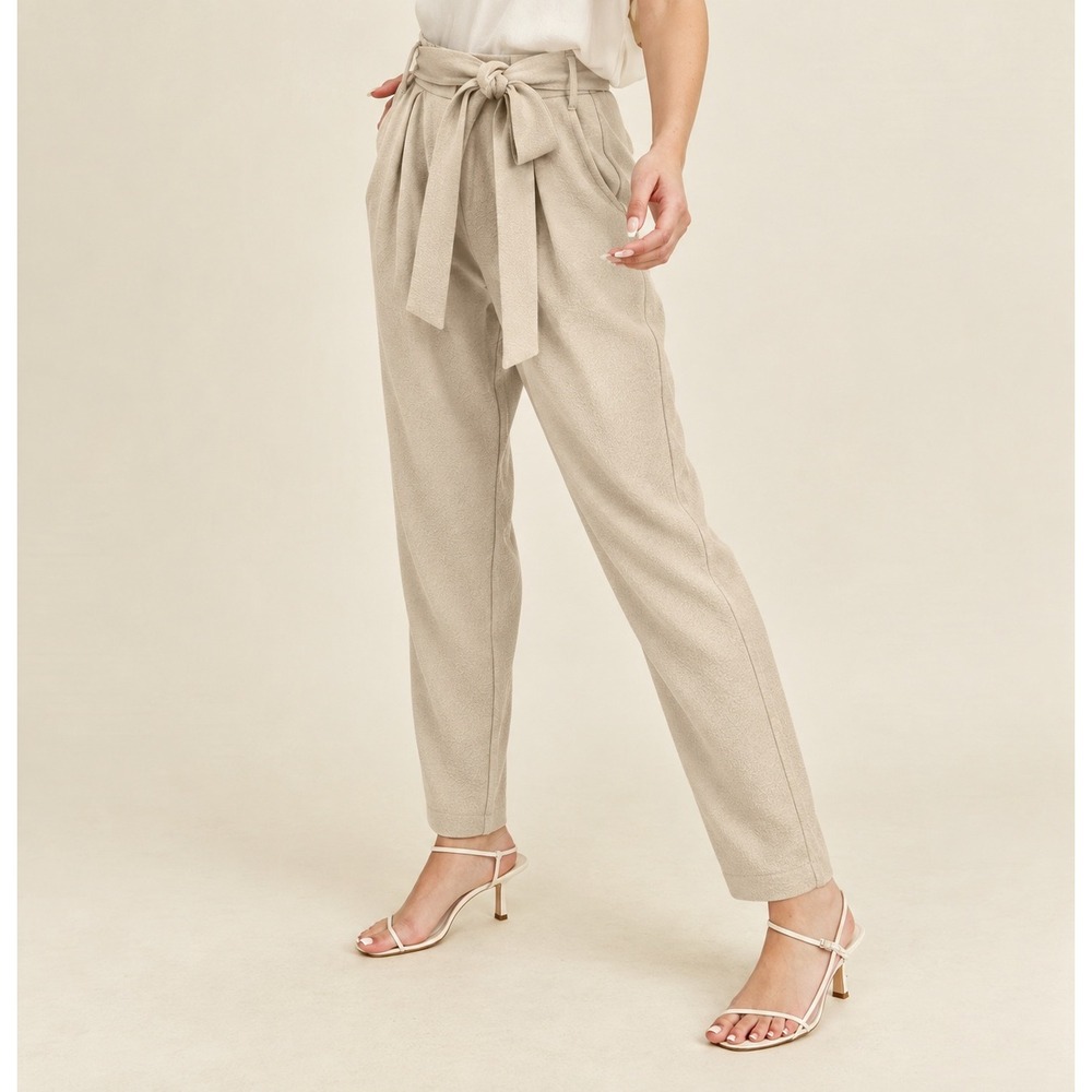 LUSH Ivory Paperbag Tie Waist Pants Tapered Ankle Pants Cream M Minimalist